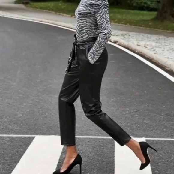 Express Faux Leather High Rise Belted Paperbag Ankle Pants Black Sz 0 - Picture 5 of 8